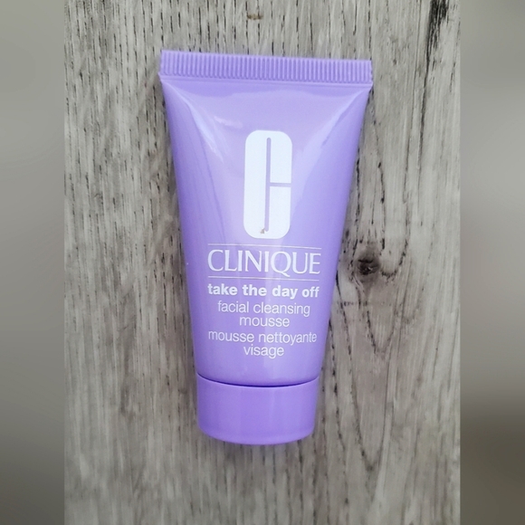 💚5/$25 Clinique Take The Day Off Facial Cleansing Mousse 1.0 Oz - Picture 1 of 4